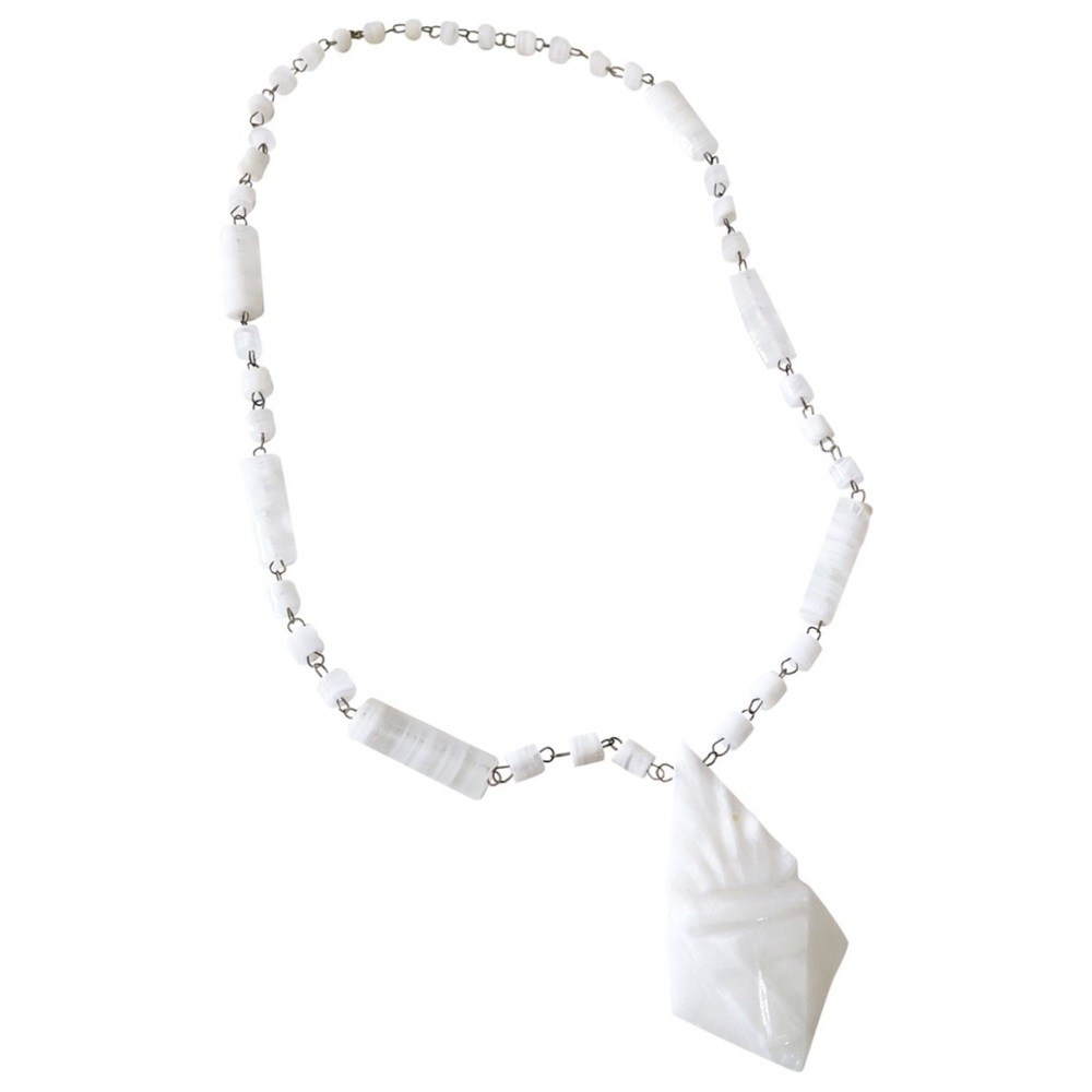 White alabaster pendant and beaded necklace vintage